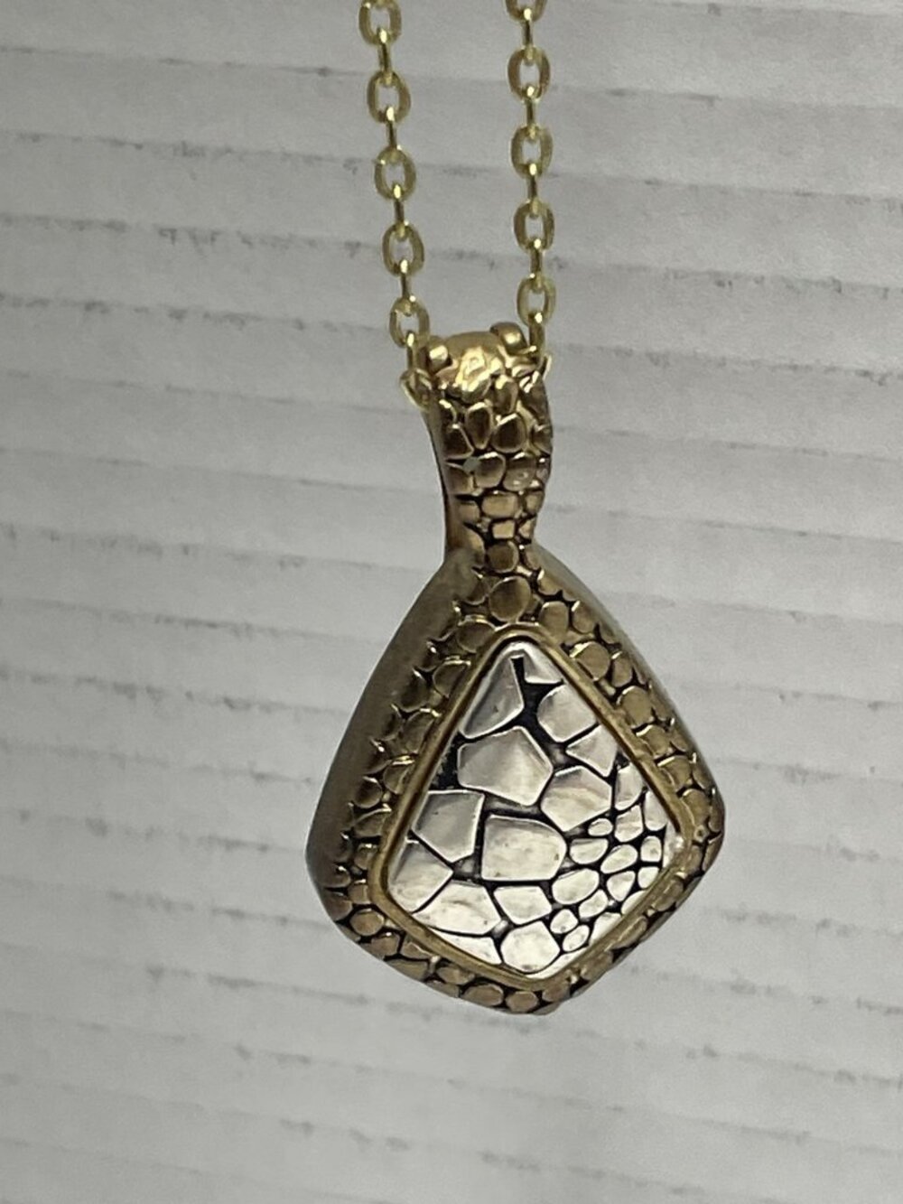 Premier Designs Salisbury 4300 Pendant Silver Tone Antiqued Gold Magnetic Bail - Picture 6 of 7